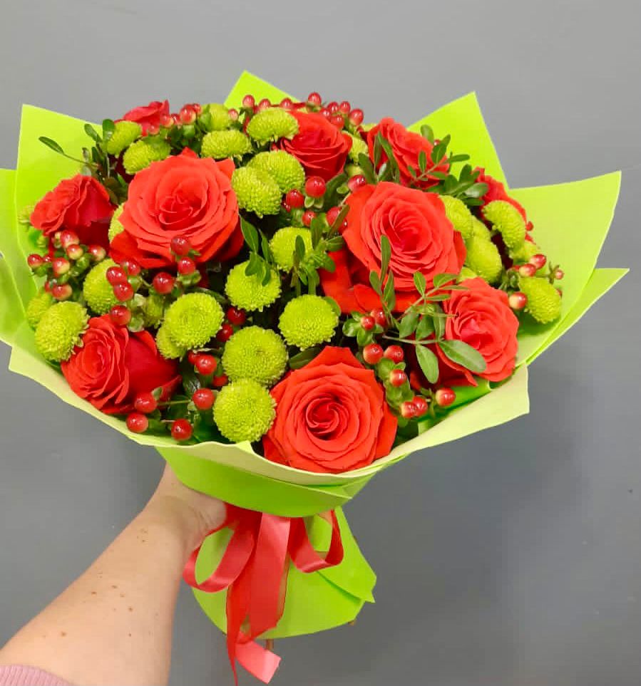 Букет цветов из: Хризантемы и Розы в Хотеичи