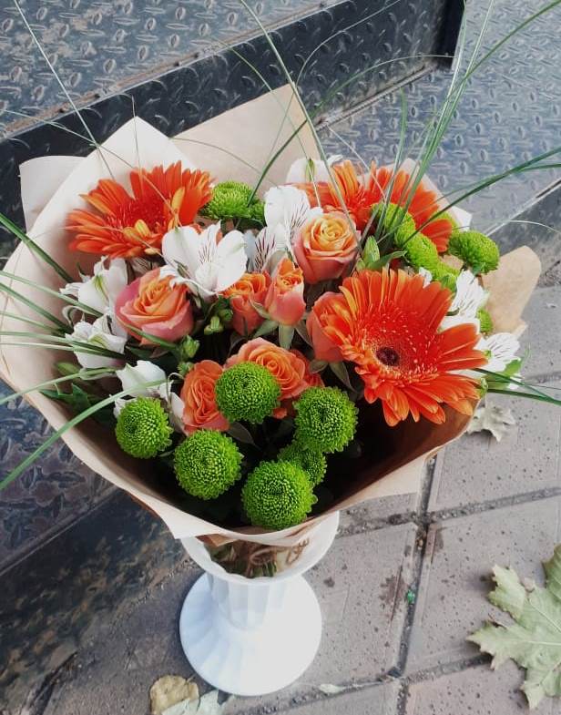 Букет цветов из: Герберы, Хризантемы, Альстромерии и Розы в Хотеичи