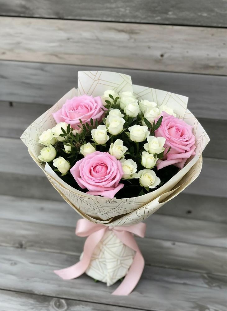 Букет цветов из: Розы в Хотеичи