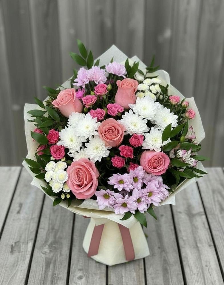 Букет цветов из: Альстромерии, Гвоздики, Розы и Хризантемы в Хотеичи