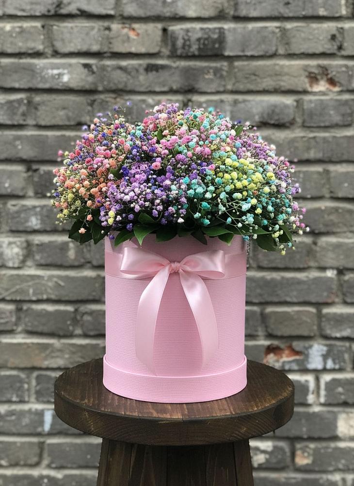 Цветочная композиция из Гипсофила и Розы в шляпной коробке в Хотеичи