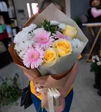 Букет цветов из:  Герберы, Розы и Хризантемы в Хотеичи
