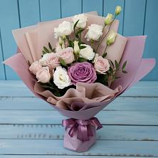 Букет цветов из:  Розы и Лизиантусы в Хотеичи