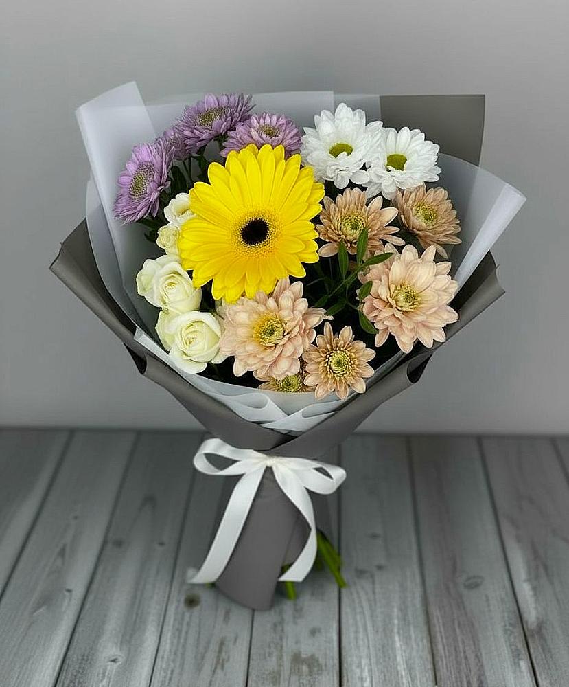 Букет цветов из: Розы, Герберы и Хризантемы в Хотеичи