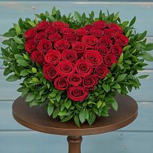 Цветочная композиция из Розы в виде сердца в Хотеичи