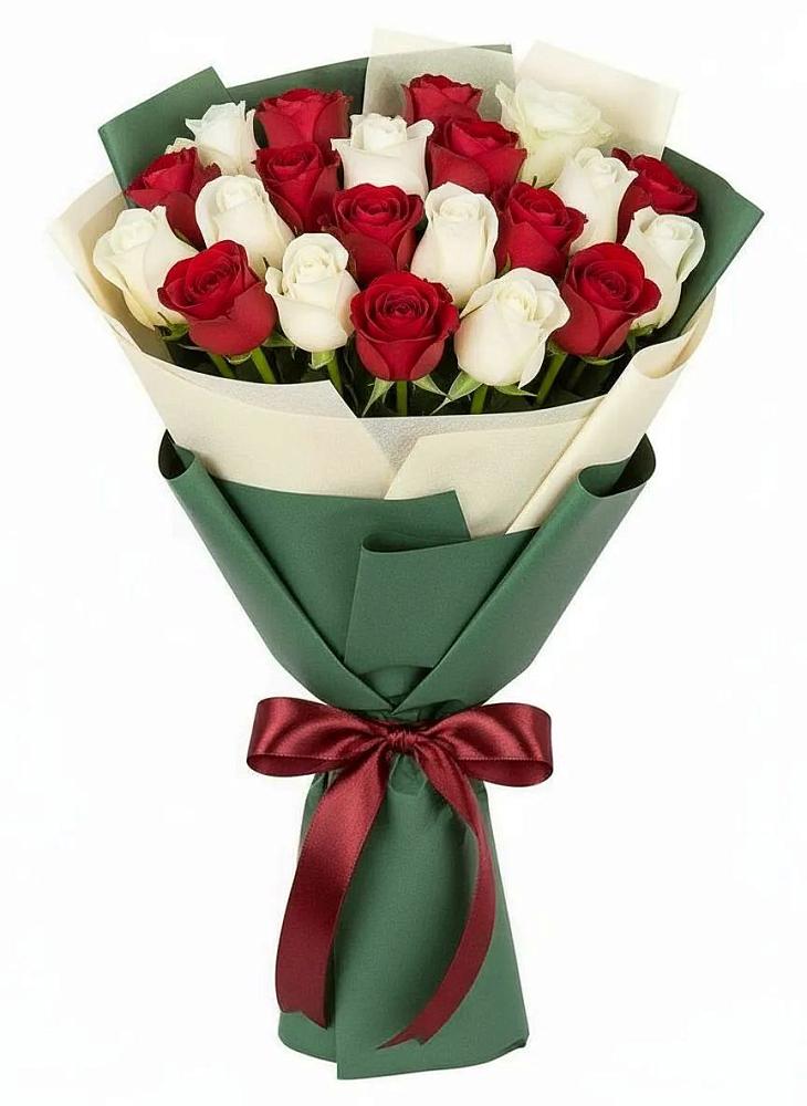 Букет Микс из красных и белых роз в Хотеичи