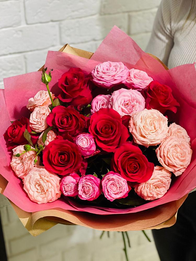 Букет цветов из: Розы в Хотеичи