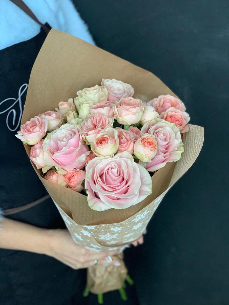 Букет цветов из: Хризантемы и Розы в Хотеичи