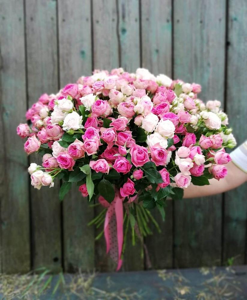 Букет Розовые кустовые розы Натали и Лав Лидия в Хотеичи