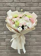 Букет цветов из:  Гвоздики, Розы, Лизиантусы и Хризантемы в Хотеичи