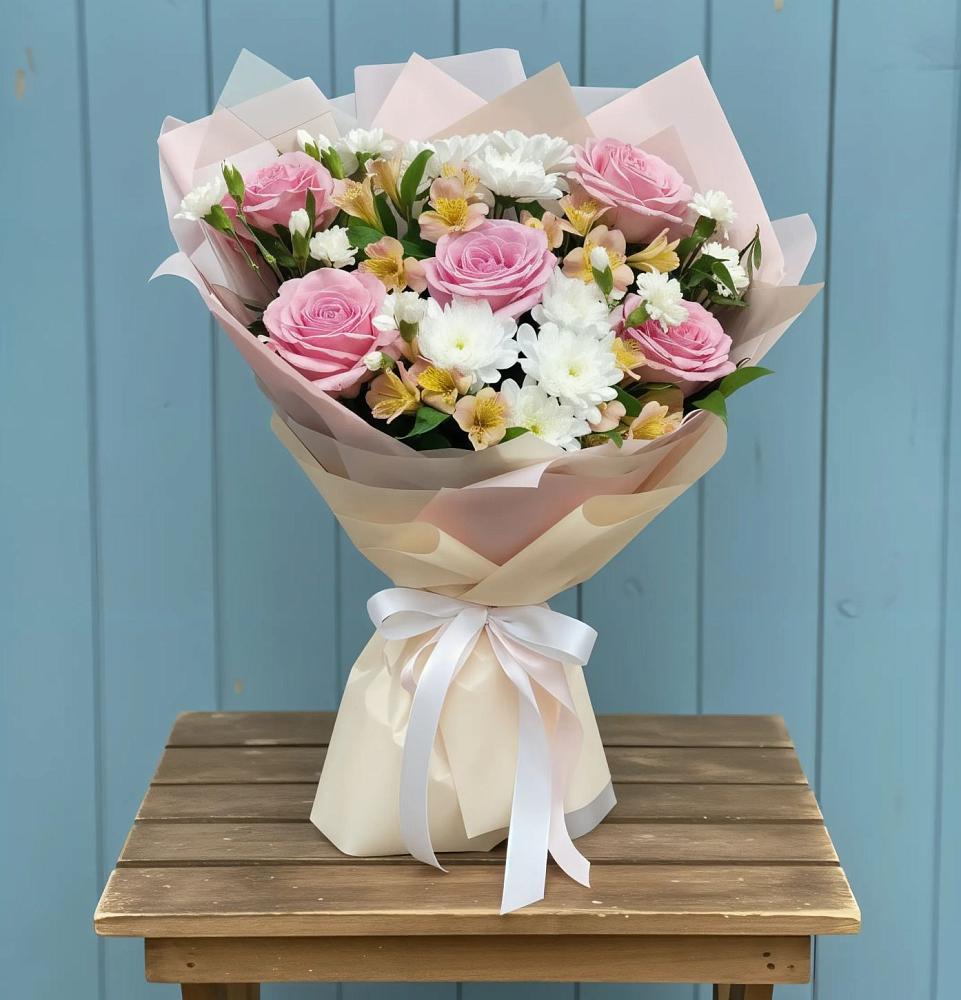 Букет цветов из: Гвоздики, Орхидеи и Розы в Хотеичи