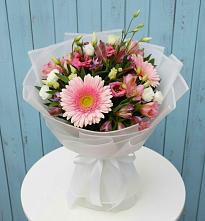 Букет цветов из:  Герберы, Альстромерии и Лизиантусы в Хотеичи