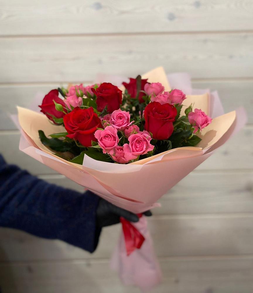 Букет цветов из: Розы в Хотеичи