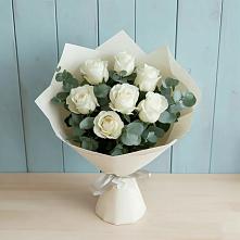 Букет Белые розы в Эвкалипте в Хотеичи