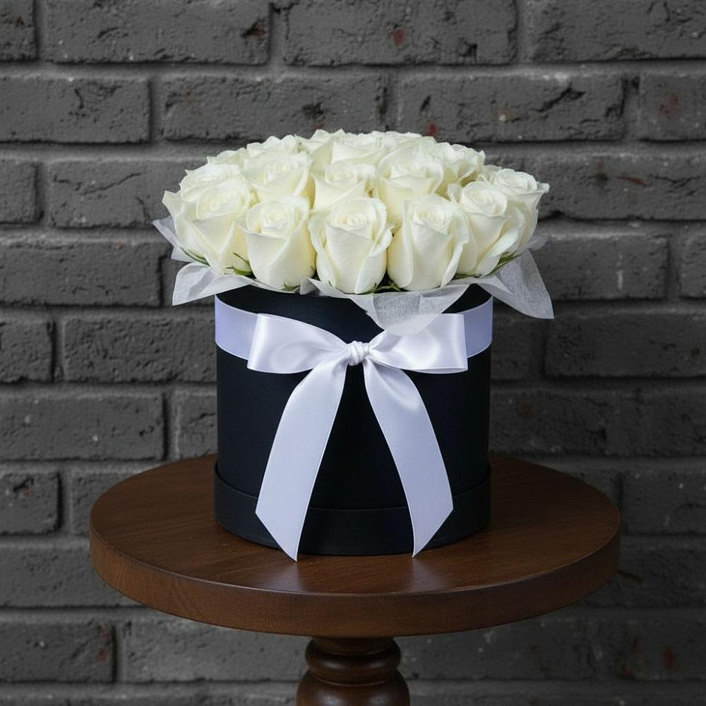 Цветочная композиция из Розы в шляпной коробке в Хотеичи