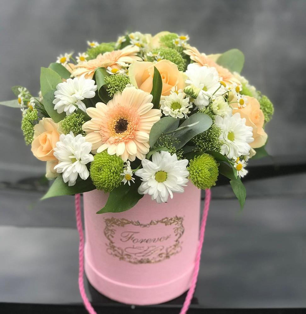 Цветочная композиция из Розы, Герберы и Хризантемы в шляпной коробке в Хотеичи