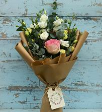 Букет цветов из:  Розы и Лизиантусы в Хотеичи