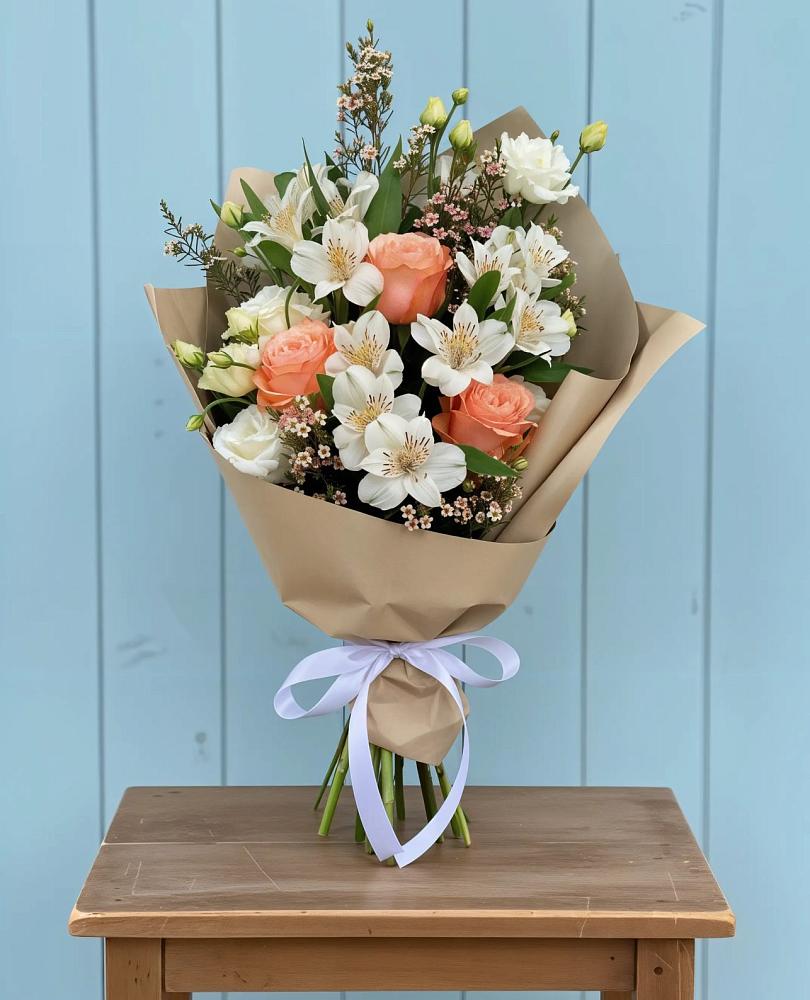 Букет цветов из: Альстромерии, Лизиантусы, Розы и Хризантемы в Хотеичи