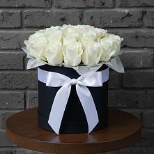 Цветочная композиция из Розы в шляпной коробке в Хотеичи